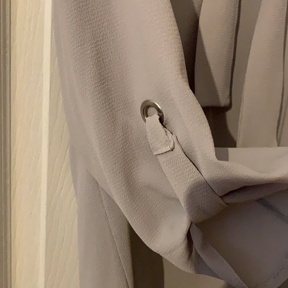 Light gray flowy top - Picture 3 of 4